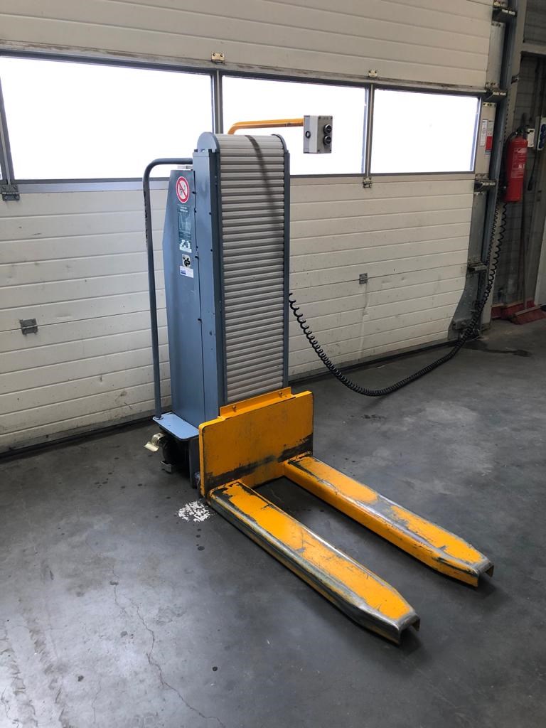 Used Butler 1200 pallet / stack lift | PressCity