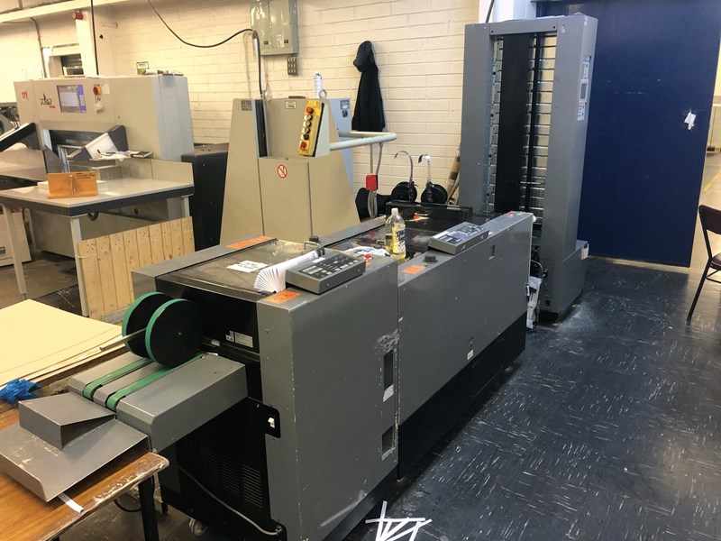 Duplo System 4000 collator and Booklet Maker