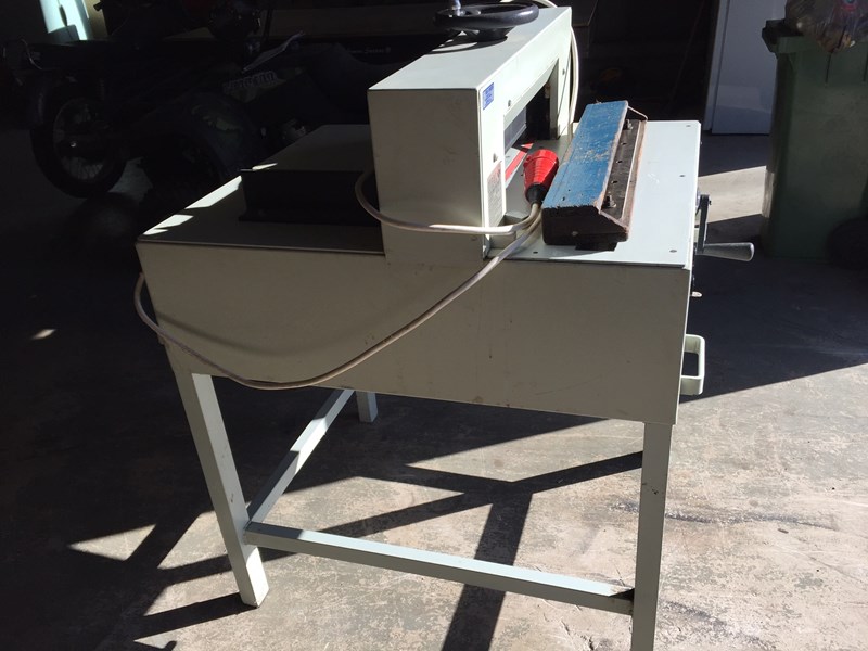 Used Ideal Forte 48/E semi automatic paper cutter PressCity