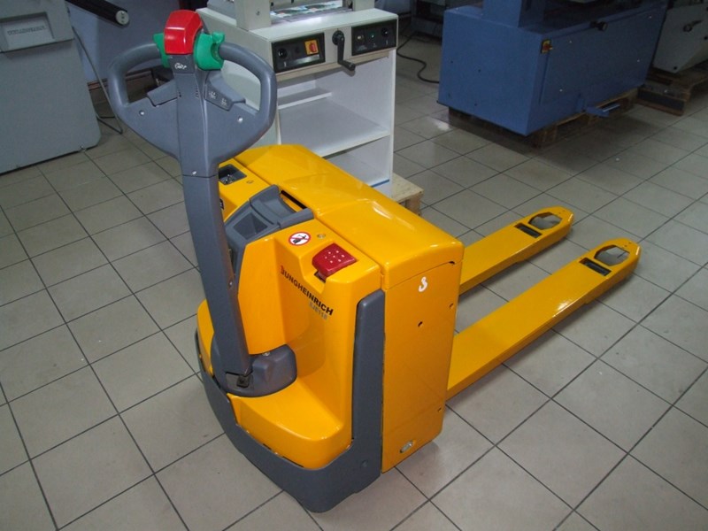 Utilisé Electric Pallet Truck Jungheinrich EJE 118 | PressCity