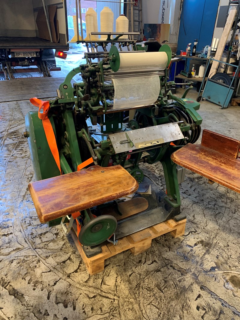 Used Polygraph Brehmer 39 3/4 /2 Automatic Sewing Machine with Manual Feeder and Delivery