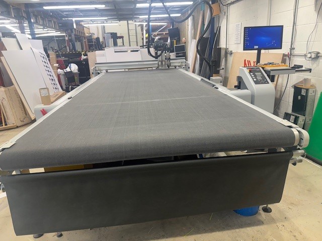 Used ZUND G3 L3200 FLATBED CUTTER year 2019 | PressCity