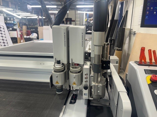 Used ZUND G3 L3200 FLATBED CUTTER year 2019 | PressCity