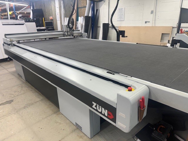 Used ZUND G3 L3200 FLATBED CUTTER year 2019 | PressCity