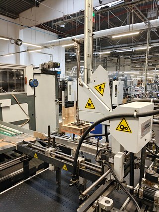 MASA出品 Zk-660fbs New Type Rigid Box Maker From Zhongke - Paper Box Gluing